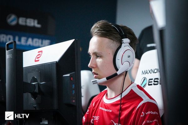 Anyone's Legend 战胜 CTBC Flying Oyster 进入 2025 年全球总决赛季后赛